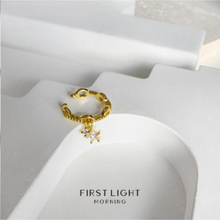 First Light Morning : Molly Ear Cuff (ราคาต่อชิ้น) ต่างหูหนีบ ประดับดาว