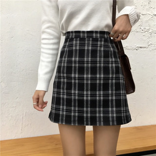 Tartan short skirt.☕️