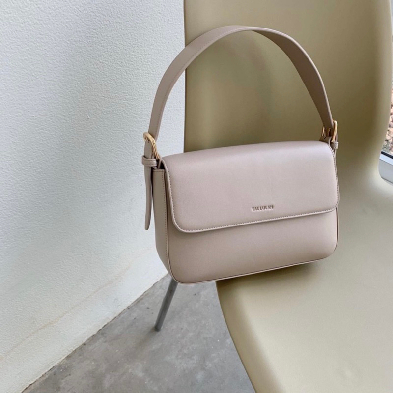 พร้อมส่ง🤍กระเป๋าTallulah รุ่นTrish สีTaupe
