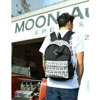 MOON Equipped Small Day Pack [NM092BK]กระเป๋าเป้ลายมูนอายส์