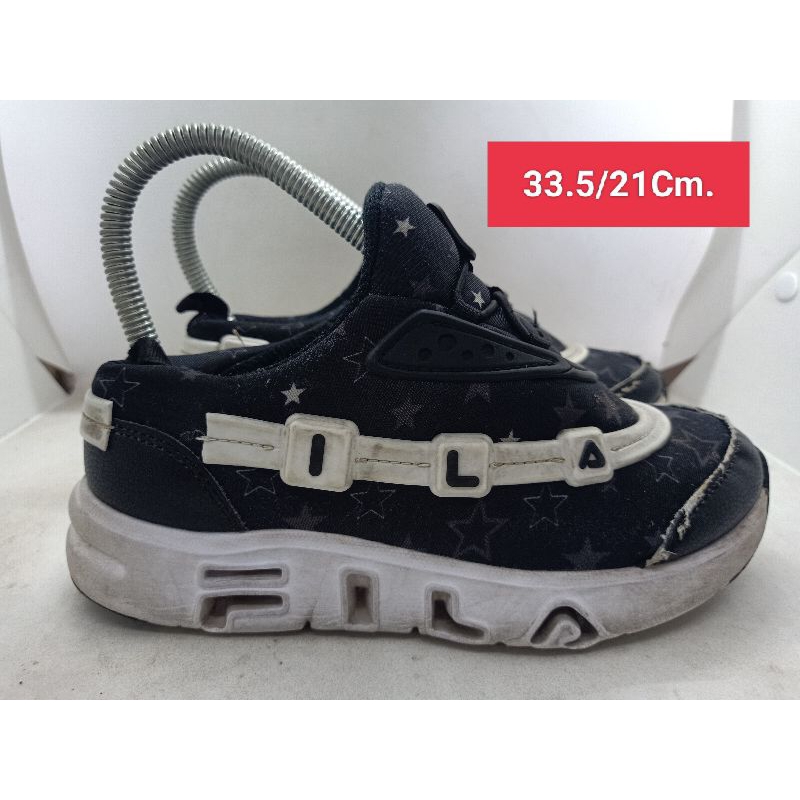 Fila Size 33.5 ยาว 21 (มีไฟที่พื้น) รองเท้ามือสอง เด็กเล็ก เด็กโต ผู้หญิงเท้าเล็ก  ผ้าใบ  แฟชั่น ลำล