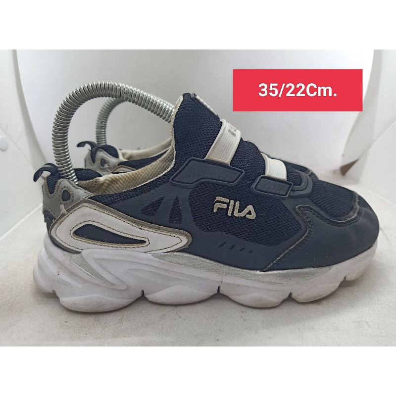Fila Size 35 ยาว 22 รองเท้ามือสอง เด็กเล็ก เด็กโต ผู้หญิงเท้าเล็ก  ผ้าใบ  แฟชั่น ลำลอง เที่ยว