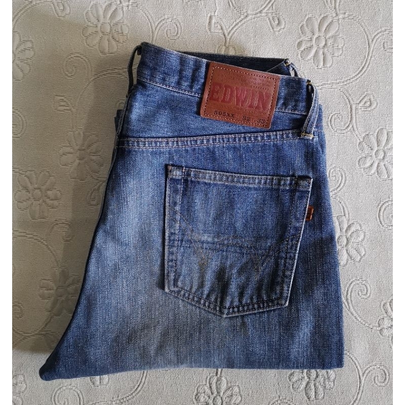 Edwin​ ขาสั้น​ ผ้าริมแดง​ ป้ายส้ม​ เอว​ 32​ นิ้ว​ ตึง​ 33​ " ( made​ in​ japan )​