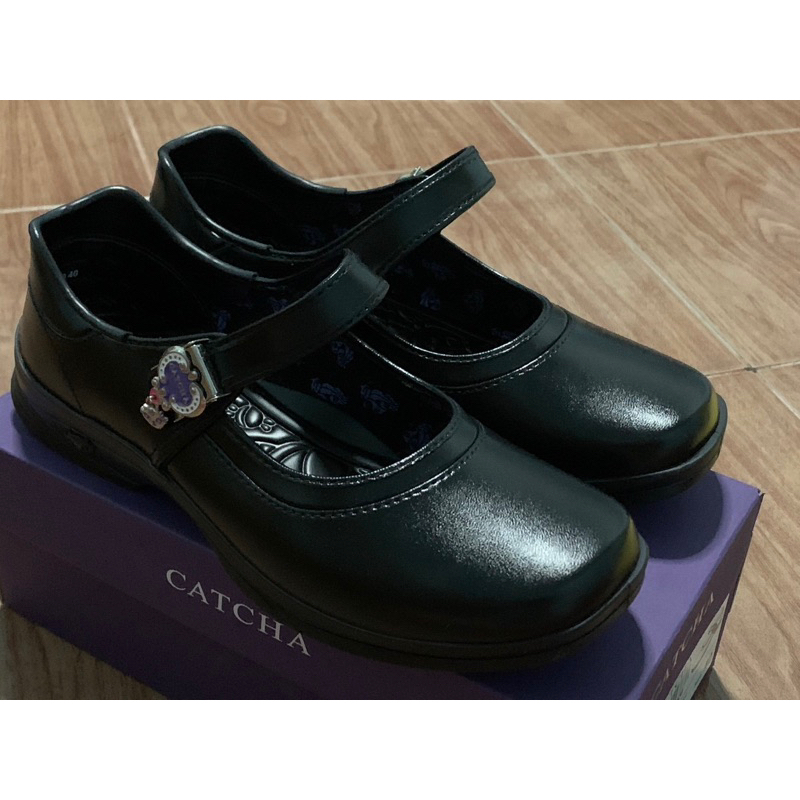 รองเท้านักเรียน catcha