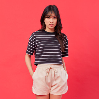 Billings by Khaki Bros. เสื้อยืดคอกลม ทรง Loose Crop fit BL23K006