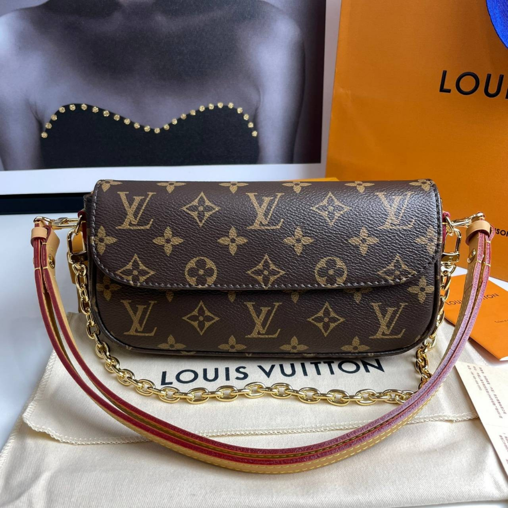 suitable for lv Ivy woc chain bag anti-wear buckle bag