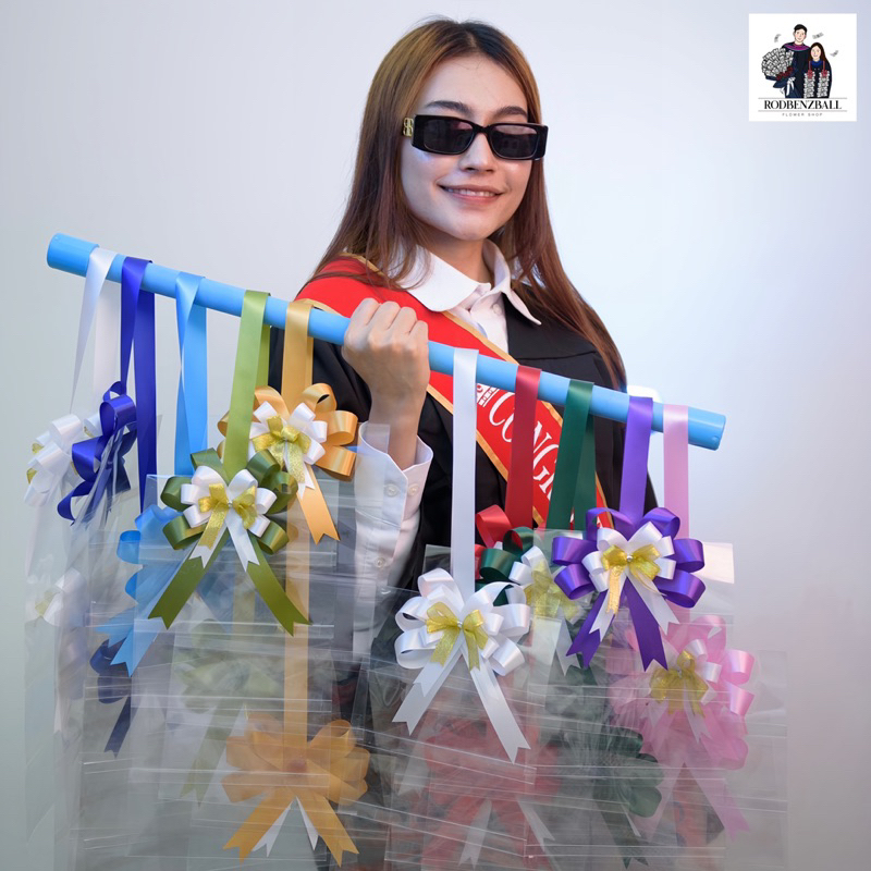 พวงมาลัยเงิน ใส่ ธนบัตร แบงก์ 10 ใบ (ข้างละ 5 ใบ/เรียงตรง)ของขวัญรับปริญญาของขวัญปัจฉิมของขวัญบัณฑิต