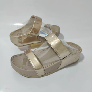 รองเท้าแตะ FitFlop ของผู้หญิง  รุ่น 2 เส้น ใส่ได้ทุกฤดูกาล สินค้ามีพร้อมส่ง  มี SIZE 36 ถึง 40