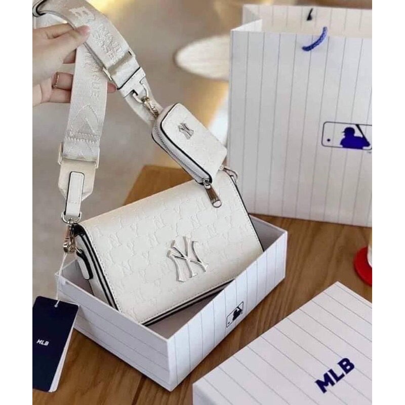 New ของแท้ 💯% MLB NEW YORK YANKEES /กระเป๋าสะพายข้าง/กระเป๋าสะพายข้าง MLB（สินค้ามาพร้อมกระเป๋าใส่เหร