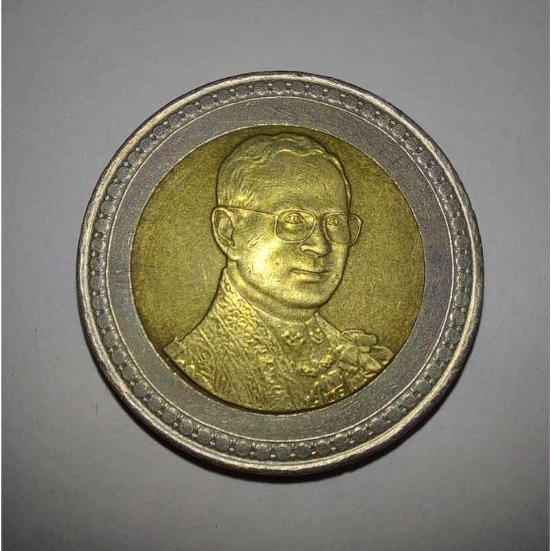 เหรียญ 10 บาท พระราชพิธีฉลองสิริราชสมบัติ ครบ 60 ปี วันที่ 9 มิถุนายนพ.ศ 2548
