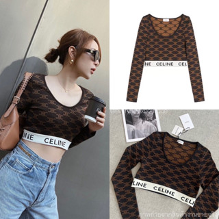 CLN crop top🤎 (420฿ฟรีส่ง) เสื้อครอปแขนยาว รุ่นใหม่ทอลายแบรนด์ทั้งตัว ช่วงขอบเอวต่อแผ่นยางยืด valen