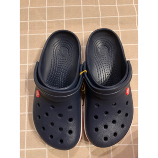 รองเท้าลำลองcrocs มือ2