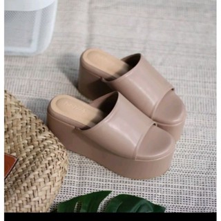 Cafe Platform สูง 3.5 นิ้ว รองเท้าส้นตึก จากร้าน Shoesbykj (ไม่มีกล่อง)ครีม37= 23.5 cm