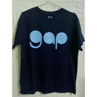 Gap Woman t-shirt New logo