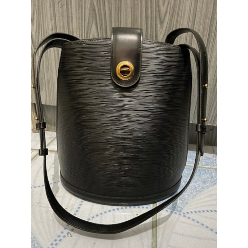 Louis Vuitton Vintage - Epi Cluny Bag - Black