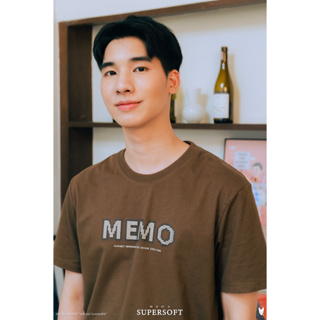 MEMO🦊 [ลด 45 ฿ ใส่โค้ด MEMOSEP รุ่น : Alphabet ผู้ชาย 🦊 𝗠𝗘𝗠𝗢 𝗦𝗨𝗣𝗘𝗥𝗦𝗢𝗙𝗧 𝗚𝗨𝗬𝗦 • 𝗚𝗥𝗔𝗣𝗛𝗜𝗖 𝗧𝗘𝗘