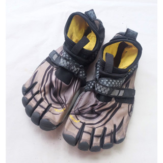 Vibram Fivefingers Lontra Size 42EU สีดำ/เทา มือสอง ของแท้