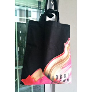 กระเป๋าผ้า BOBBI BROWN  ขนาด16.5"x13.5" ผ้าแคนวาสหนา สายยาว22นิ้ว สะพายไหล่สวยๆค่ะ พิมพ์ลายหนาอย่างดีค่ะ ของแท้มือ1