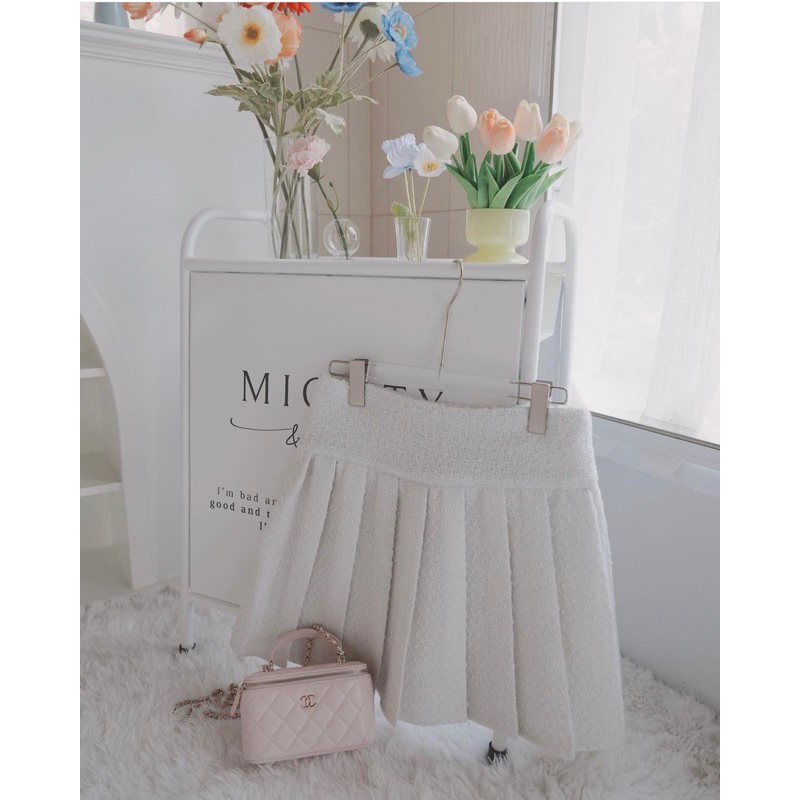 Snowy skirt (white color)
