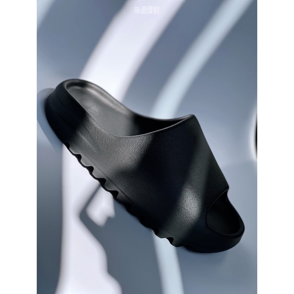 ของแท้ 100 % Adidas Yeezy Slide รองเท้าแตะ