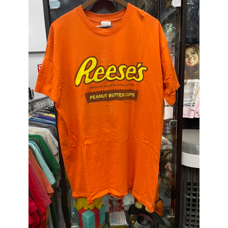เสื้อยืดวินเทจมือสอง ลิขสิทธิ์แท้ลายโลโก้ช้อกโกแล็ตนม REESE’s จาก Hershey Foods Corporation ปี 1996
