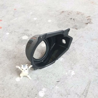 พลาสติกฝาครอบ ปากท่อ เบ้าคอถัง เติม น้ำมัน เชื้อเพลิง Toyota Hilux Vigo 04-16 [77290-0K010] เทียม