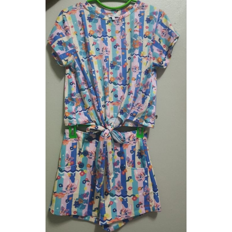 ชุดเซ็ต Lyn around  สภาพใหม่มากไม่มีตำหนิใดๆสีสันสดใสน่ารักค่ะ❤️