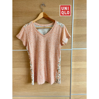 UNIQLO x cotton T-shirt x L ลายหน้าหลัง คอวี สภาพ 50% อก 36 ยาว 26  Code : 730(6)