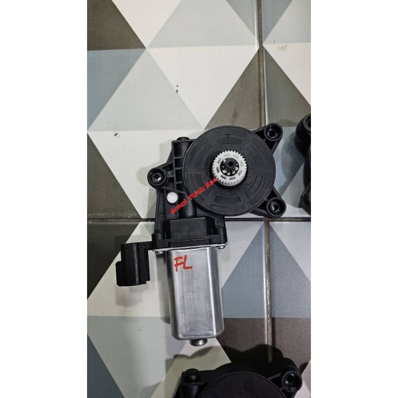 มอเตอร์ยกกระจก Ford Ranger T6 ปี 2012 ถึงปี 2019 Mazda bt-50 Pro ปี 2012 ถึงปี 2020 สินค้าใหม่รับประกันสินค้า 3 เดือน