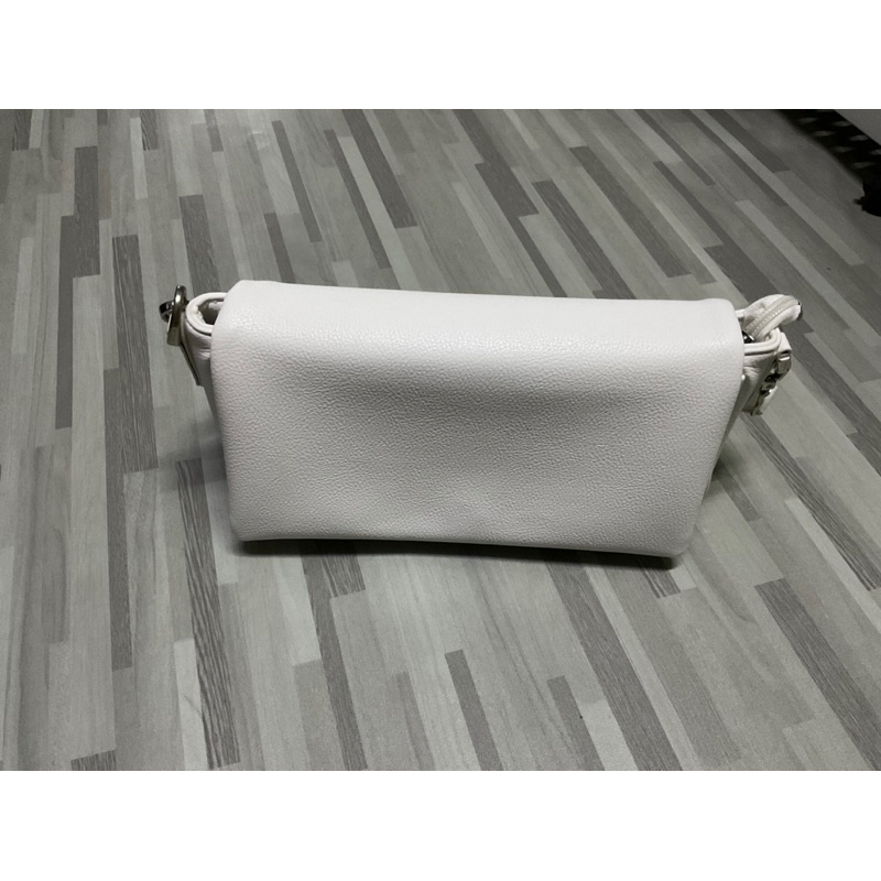 ส่งต่อ กระเป๋า The july mansion สภาพใหม่ มีถุงครบ