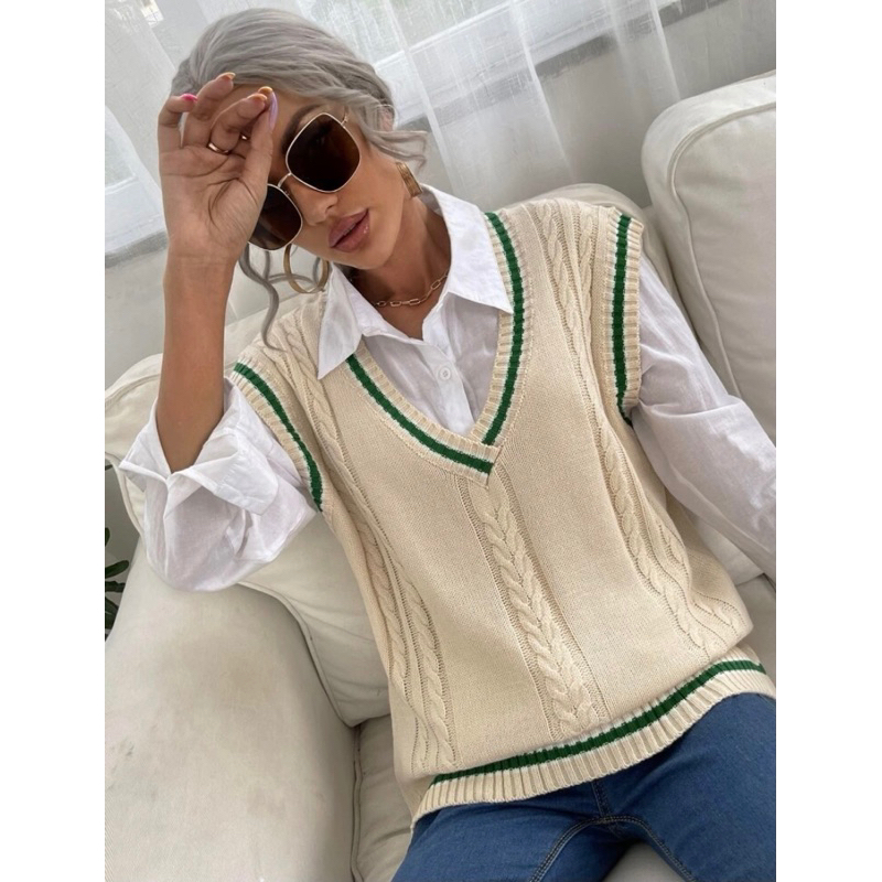 ส่งต่อ เสื้อกันหนาว เสื้อกั๊ก Green strip knit sweater vest