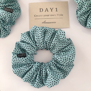 DAY 1 scrunchies ยางรัดผม โดนัทมัดผม size XL