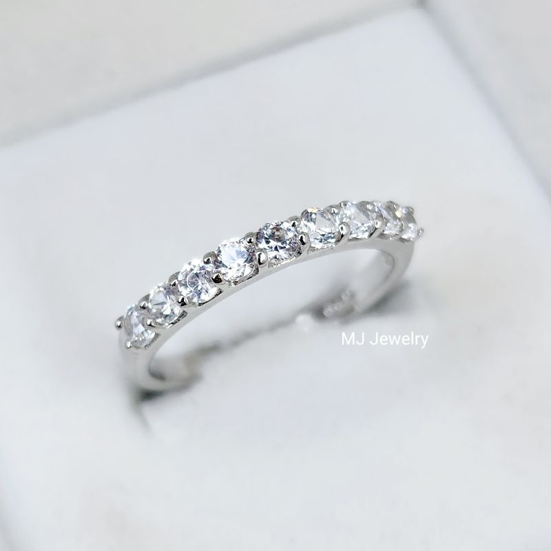 แหวนพลอยเพทาย zircon ขนาด 2.5 มิล รับประกันพลอยแท้ แหวนเงินแท้ 92.5%  จิวเวลรี่จากจันทบุรี