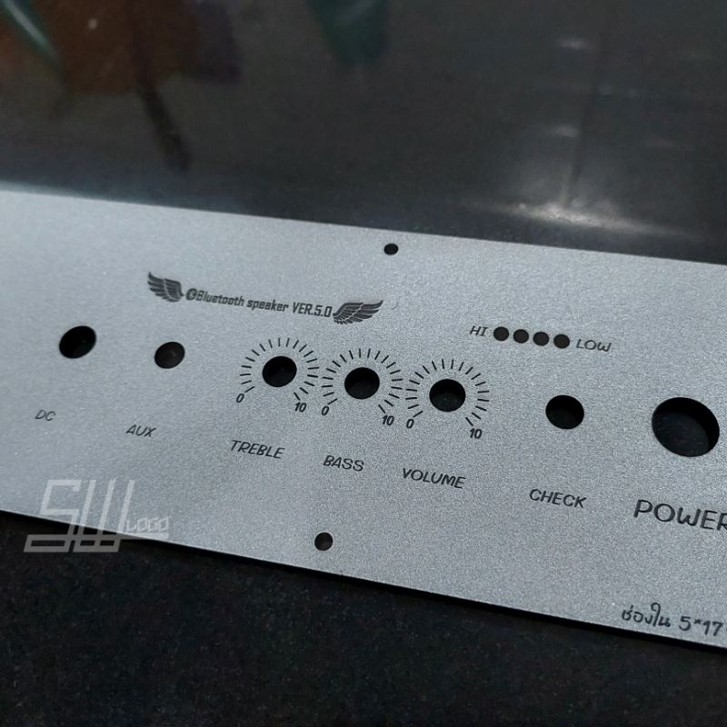 แผ่นเพลท สำหรับแอมป์รุ่น ZK-502MT แบบไม่ย้ายวอ ช่องใน 5*17 ซม. ขนาดแผ่นเพลท 8 * 26 ซม.