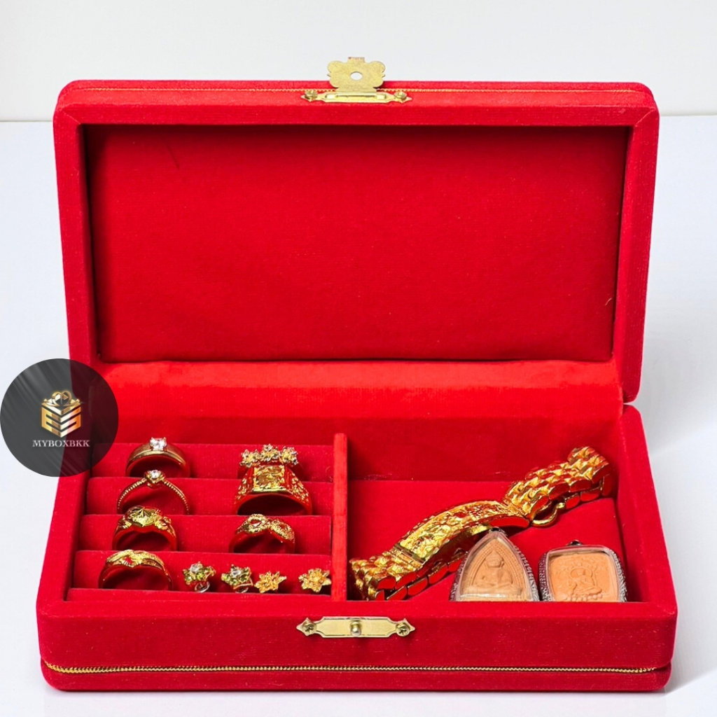 กล่องใส่เครื่องประดับกล่องคิ้วทองกำมะหยี่  สีแดง คละแบบ