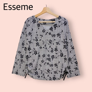 เสื้อ Esseme ผ้ายืดสเปนเดคอย่างดี ไซด์ -  LL   อก 46 ยาว 24.5 นิ้ว  เสื้อทรงสวยน่ารัก ลายสวย แต่งกำมะหยี่