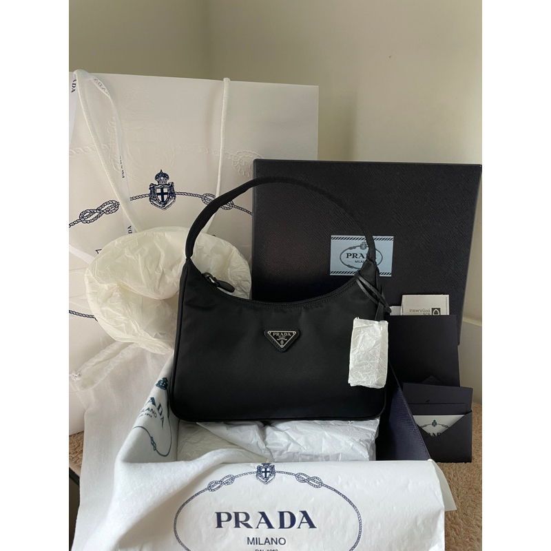 Prada re edition 2000 Y.22 หูผ้า