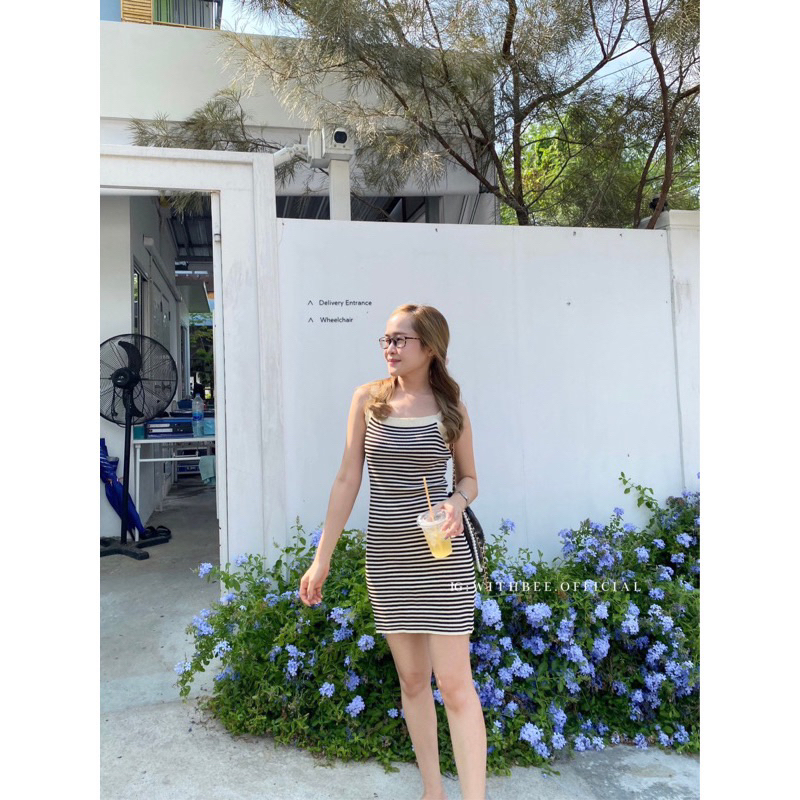 Dolly dress จากร้าน withbee