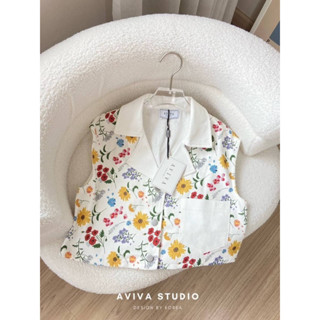 Aviva studio 🤍🌼 เสื้อครอปเชิ้ตเเขนกุดดอกเหลือง