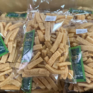 ข้าวซอยตัดเชียงใหม่ และ ขนมของฝาก กล้วยตาก ขนมพื้นบ้าน