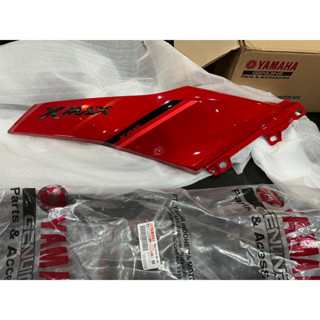 ฝาข้างขวาสีแดงพร้อมสติ๊กเกอร์ Xmax connected มีตำหนิตามรุป** BKA-F1741-00-P3