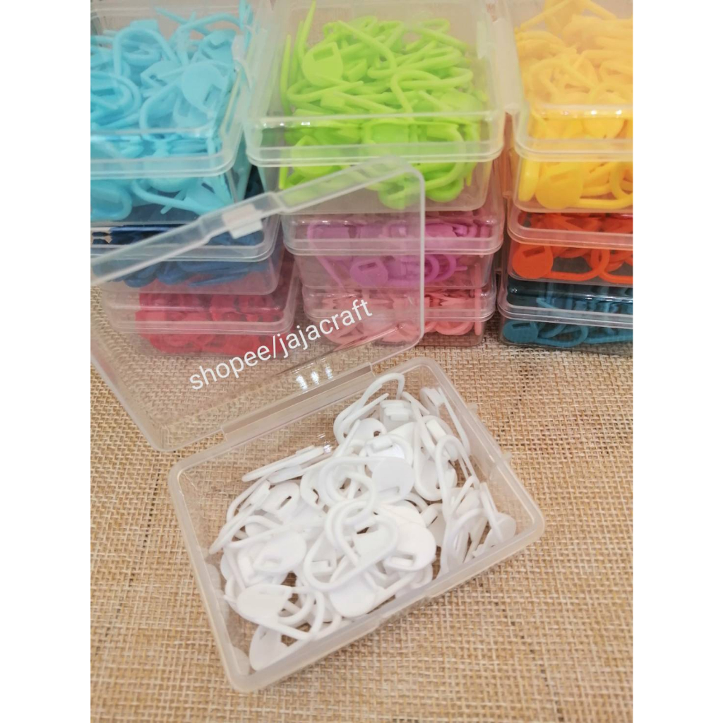 เข็มกลัดกระดุมนักศึกษา เข็มกลัดกระดุมชุดพยาบาล เข็มกลัดพลาสติค (สีขาวล้วน/คละสี)