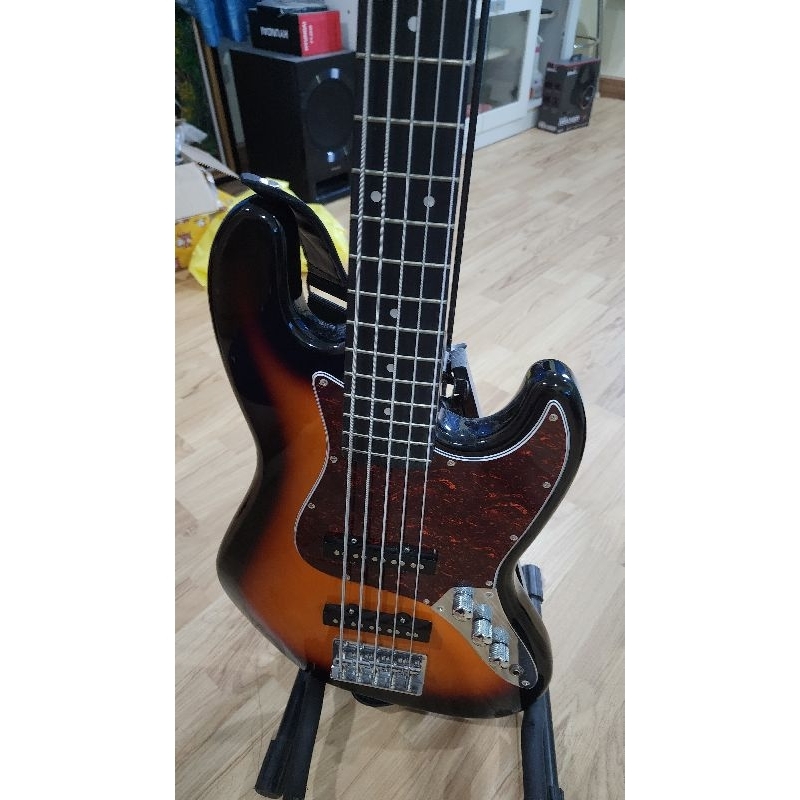 Gusta GJB5-01 กีต้าร์เบสไฟฟ้า(มือสอง)