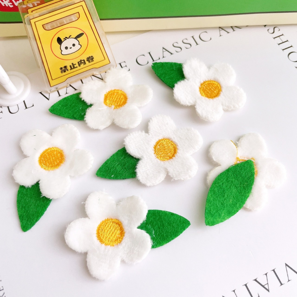 อุปกรณ์เครื่องประดับ DIY ดอกไม้ผ้า งานเย็บแบบนุ่ม ตกแต่งกระเป๋า/เสื้อผ้า/กางเกง/หมวก วัสดุตกแต่ง เย็บ/ใช้กาวแท่ง/กาวผ้า