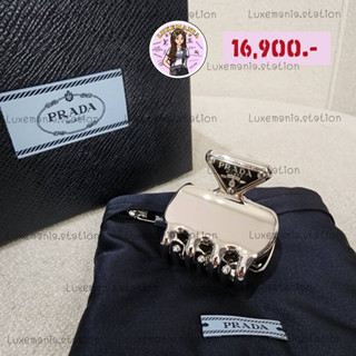 👜: New!! Prada Hair Clip‼️ก่อนกดสั่งรบกวนทักมาเช็คสต๊อคก่อนนะคะ‼️