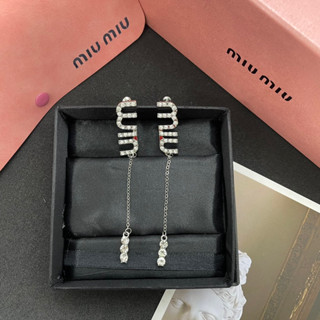 Miu Miu crystal-embellished pendant earrings ต่างหู มิว มิว ประดับคริสตัล  อะไหล่เงิน งานโลโก้ M I U  งานสวย