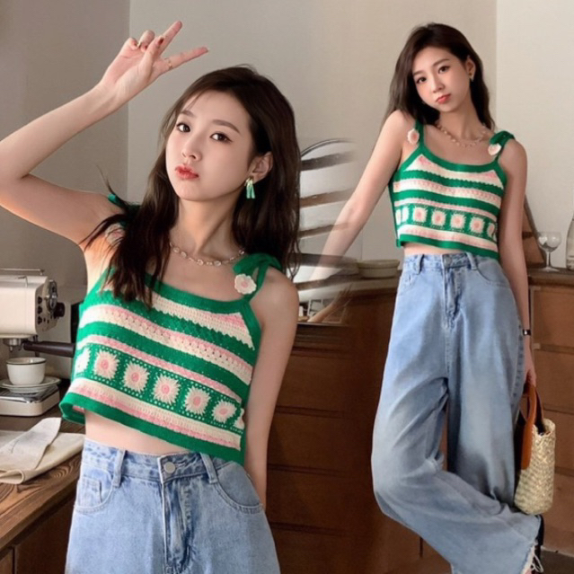 Bentoy(H70)เสื้อสายเดี่ยวไหมพรม ดีเทลลายทางแต่งดอกไม้ สายผูก น่ารัก – โปรปัง