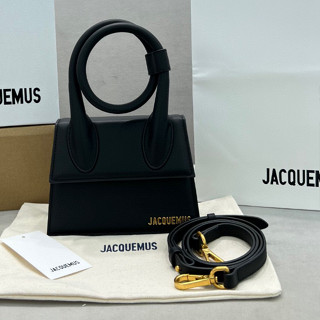 พรี​ ราคา7400 Jacquemus̶ 2023 หนังแท้ กระเป๋าถือ กระเป๋าสะพายข้าง กระเป๋าสะพายไหล่ กระเป๋าสะพาย18x15.5x8cm