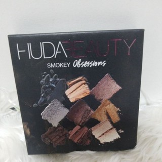 Huda smokey obsession มีตำหนิ