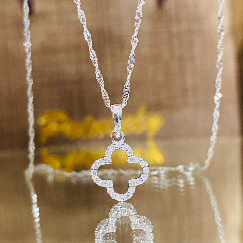 Princelyจี้เพชรเบลเยี่ยม ดอกไม้VCพร้อมสร้อยคอ